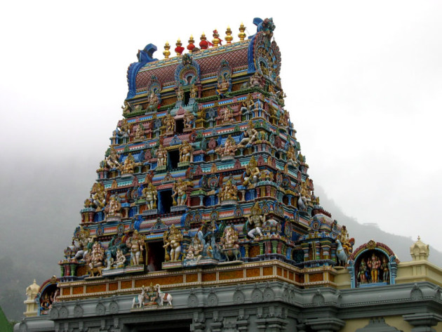 Индуистский храм Арул Миху