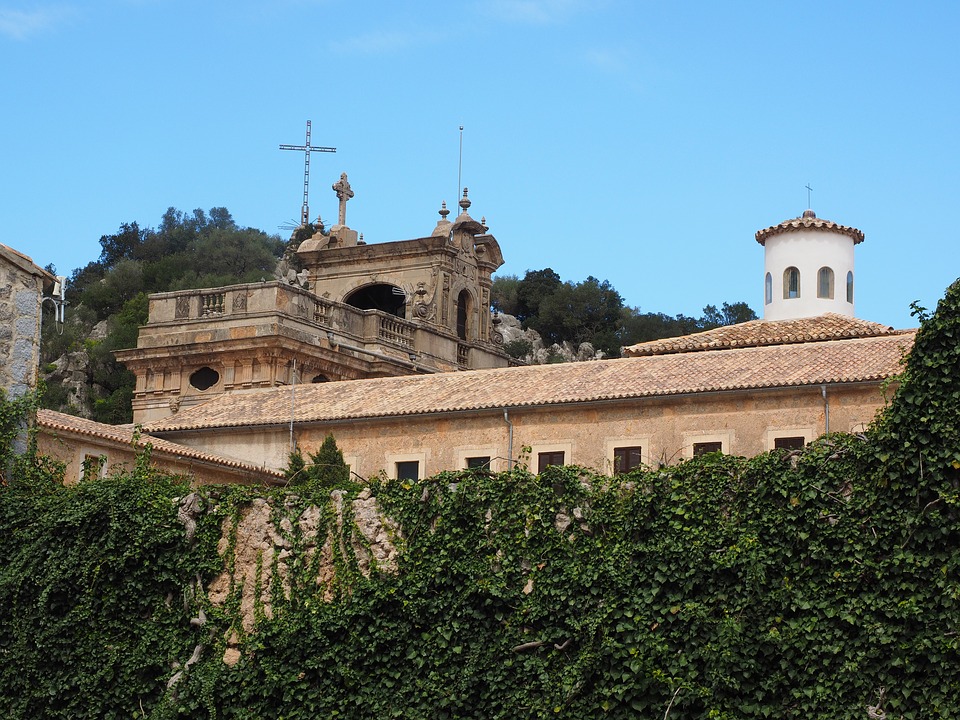Монастырь Santuari De Lluc