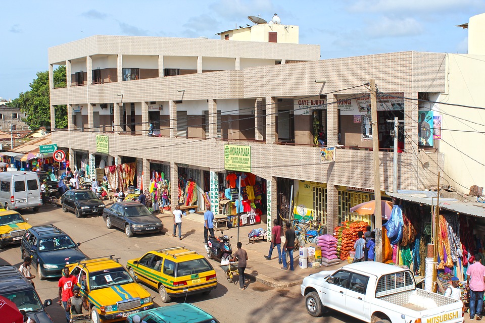 Гамбия.Торговый центр